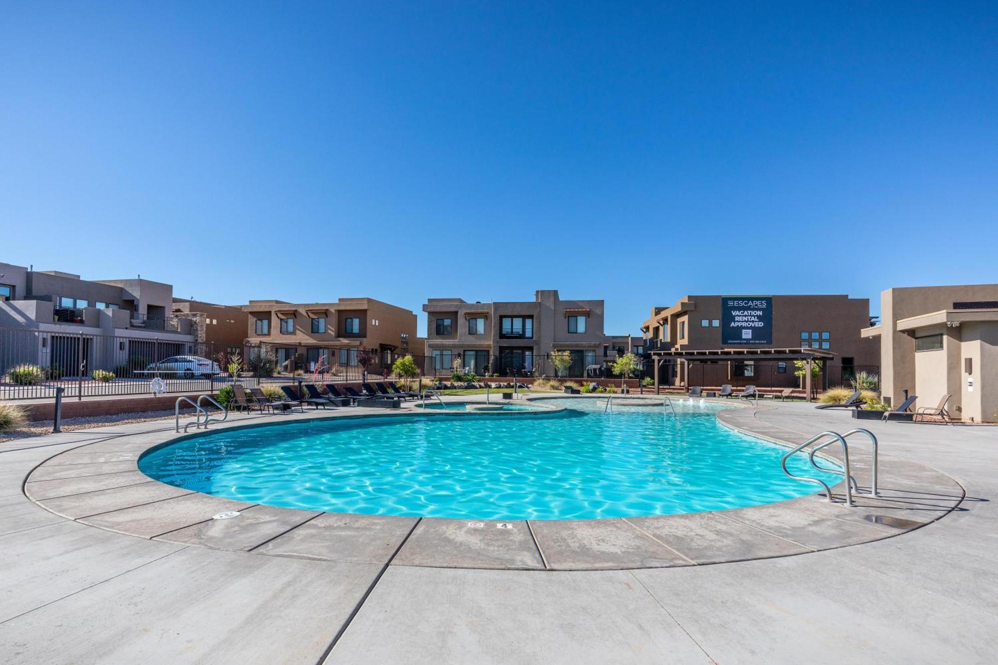 The View At The Escapes Vila St. George Exterior foto